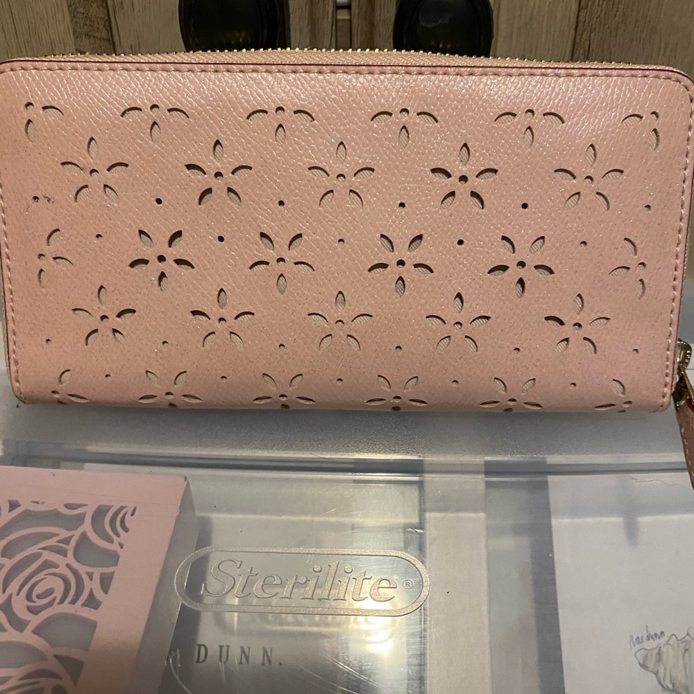 Coach Etched Floral Long Zip Around Wallet - Picture 2 of 4